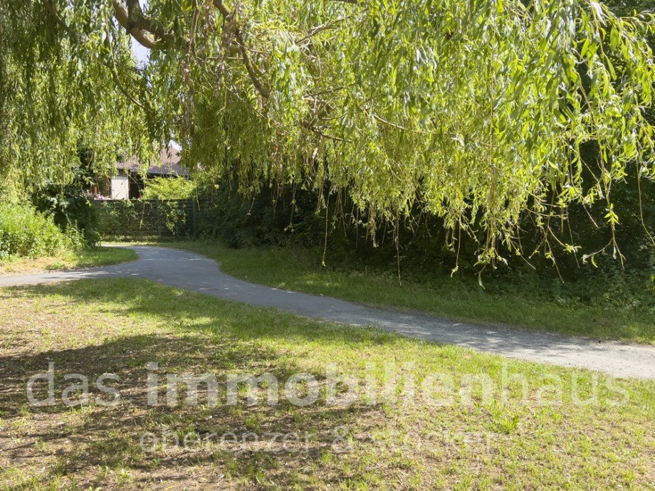 Anliegender Wanderweg - Schmied Einfamilienhaus in Braunschweig St�ckheim Einfamilienhaus Braunschweig / St�ckheim