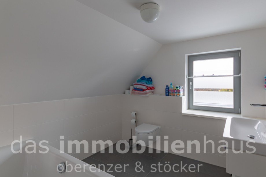 Bad OG Doppelhaush�lfte Kubus Braunschweig Lehndorf Doppelhaush�lfte Braunschweig / Lehndorf