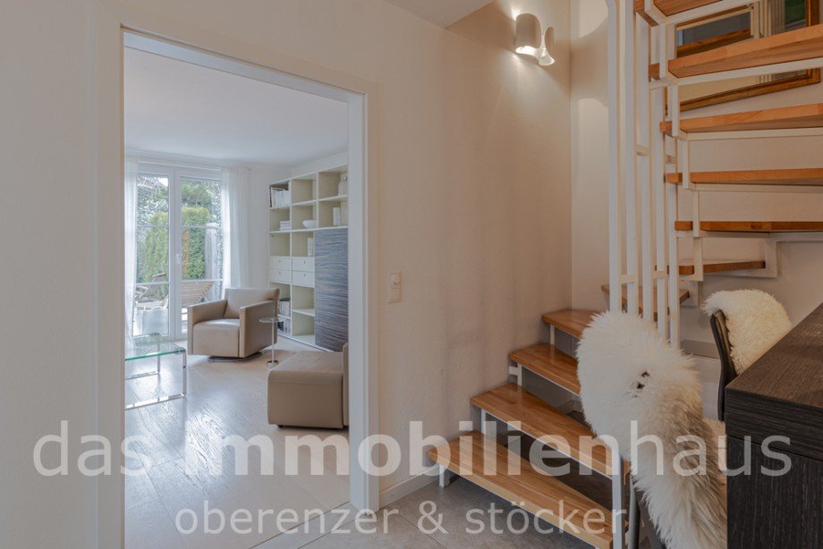 Ergeschoss Flur mit Blick ins Wohnzimmer - Doppelhaush�lfte in Salzgitter Thiede Doppelhaush�lfte Salzgitter / Thiede