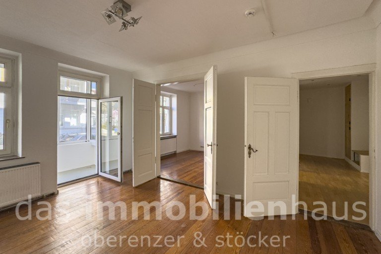 Wohnzimmer Blick - Eigentumswohnung im Hochparterre mit Loggia im �stlichen Ringgebiet Braunschweig Braunschweig - �stliches Ringgebiet Erdgeschosswohnung Altbauflair auf 4 Zimmern im �stlichen Ringgebiet