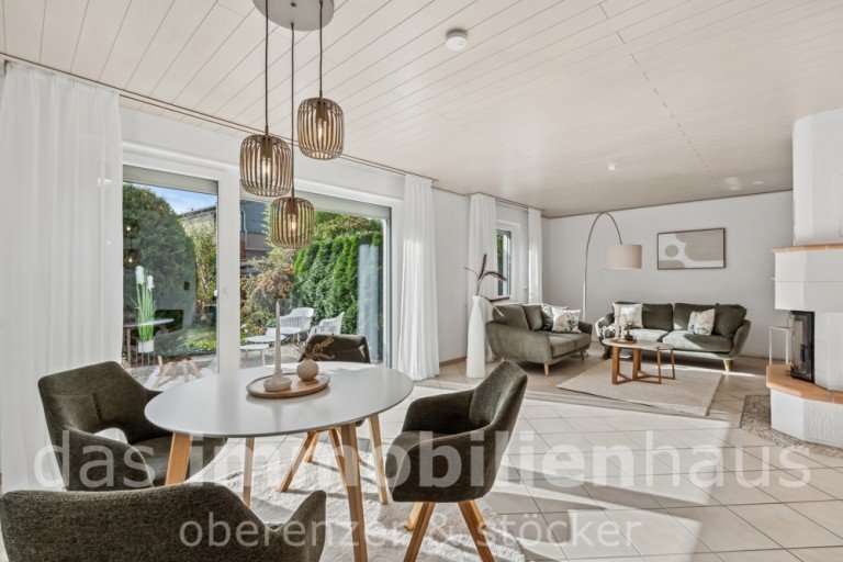 Wohn/-Essbereich - Einfamilienhaus Kettenhaus Braunschweig Volkmarode Braunschweig - Volkmarode Doppelhaush�lfte Kettenhaus mit 5 Zimmern u. Garage in Braunschweig -Volkmarode