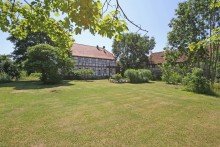 Gartenansicht Gutsherrenhaus der besonderen Art...