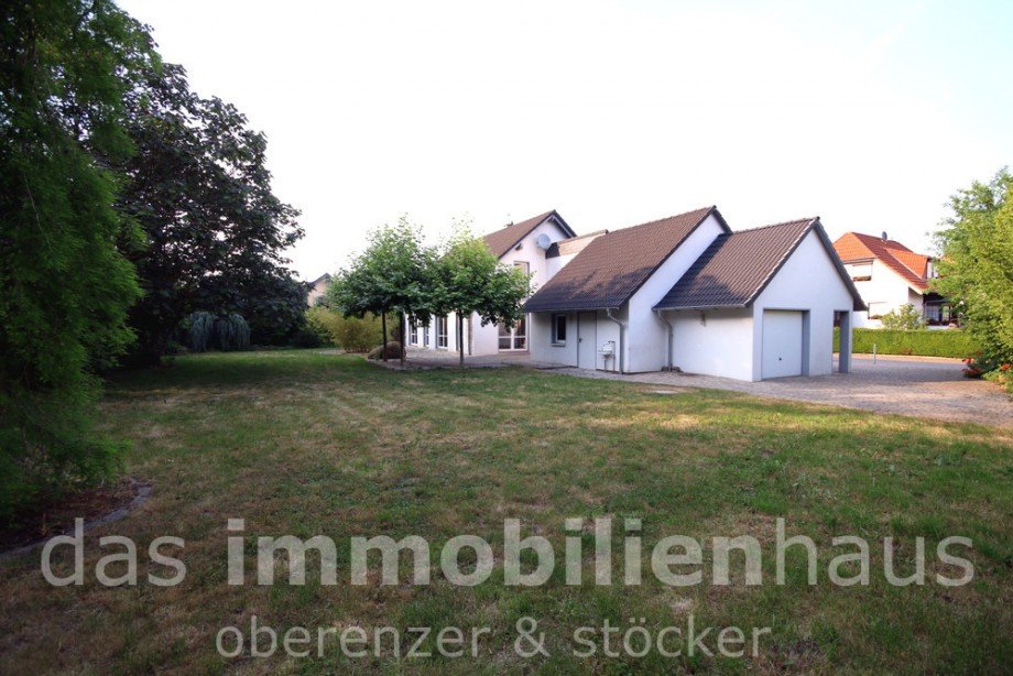 Blick auf Garagen Haus Reinstedt