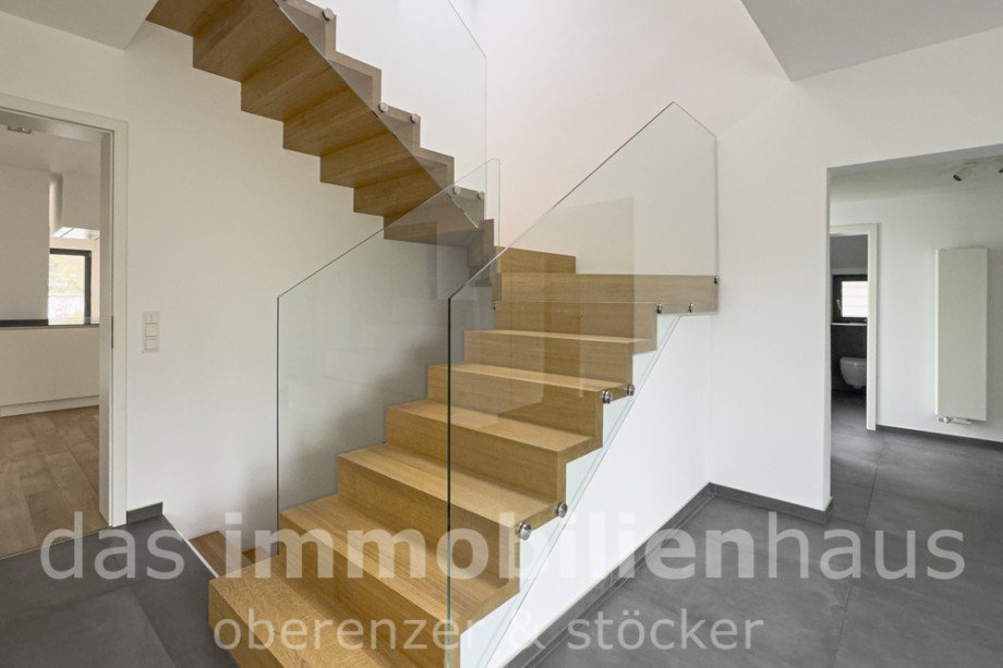 Treppe Eingangsbereich - Einfamilienhaus in Braunschweig Querum, Margaretenh�he Einfamilienhaus Braunschweig