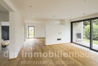 Bild (7eb2b5afe607ae1b28b2933b0c2b99a9): Zeitlose Eleganz trifft auf gro�z�giges Wohnen