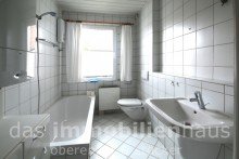 Bad EG Gartentraum-2-Familien-Haus mit Nebengeb�ude und gro�em Grundst�ck in zentraler Lage