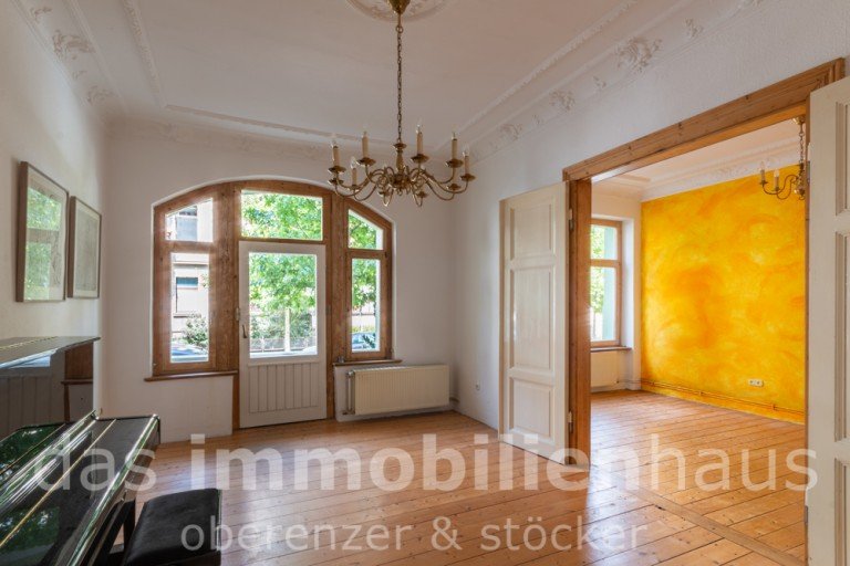 Wohnzimmer mit Balkonzugang - Wohnung �stliches Ringgebiet Hochparterre Braunschweig - �stliches Ringgebiet Erdgeschosswohnung 4 Zimmer Gr�nderzeitwohnung im �stlichen Ringgebiet