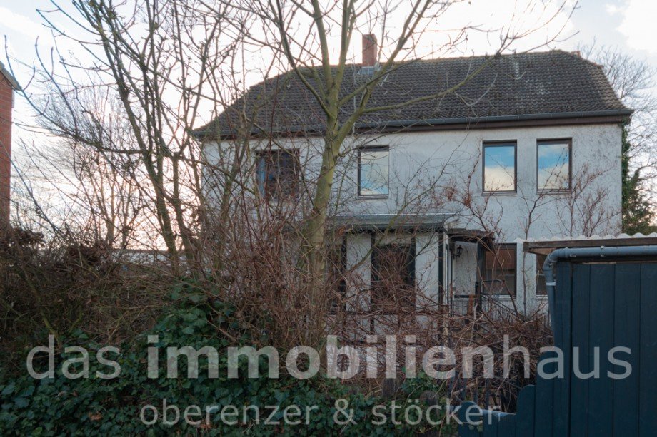 Au�enansicht Stra�e gro�es Einfamilienhaus Braunschweig Bevenrode Haus Braunschweig / Bevenrode