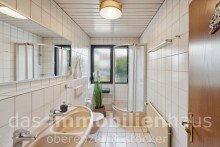 Bad  Savoir vivre  - Gro�z�giger Bungalow mit Au�enschwimmbad