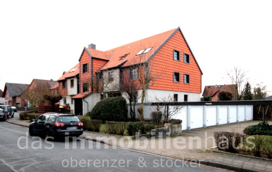 Stra�enansicht Dachgeschosswohnung Braunschweig / Schapen