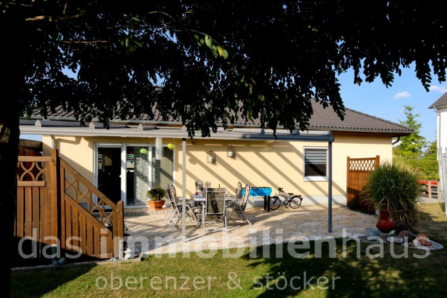 Gartenansicht Bungalow Einfamilienhaus Lamme Haus Braunschweig