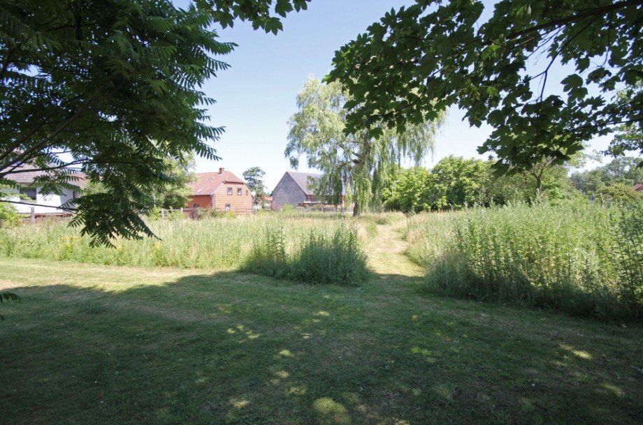 Blick vom Haus zum nord�stlichen Garten Bauernhaus K�nigslutter