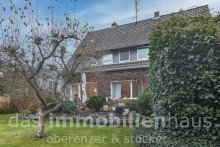 Gartenansicht mit Terrasse Einfamilienhaus Braunschweig Querum Gro�es freistehendes Einfamilienhaus in Braunschweig Querum