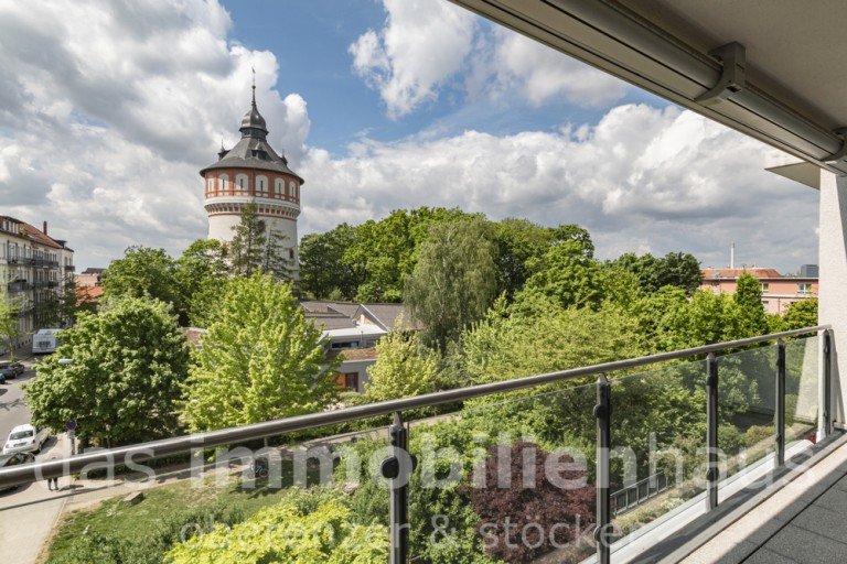 Balkonblick Wasserturm - Wohnung �stliches Ringgebiet Giersberg 740322 Braunschweig - �stliches Ringgebiet Etagenwohnung Hochwertiges Wohnen am Wasserturm: 4-Zimmerwohnung im �stlichen Ringgebiet