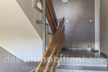 Treppenhaus - MFH 6 Wohnungen in Vechelde.jpg 6-Familienhaus mit 6 Garagen in guter Lage in Vechelde