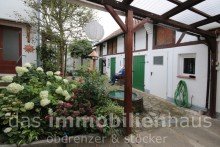 Innenhof Gartentraum-2-Familien-Haus mit Nebengeb�ude und gro�em Grundst�ck in zentraler Lage