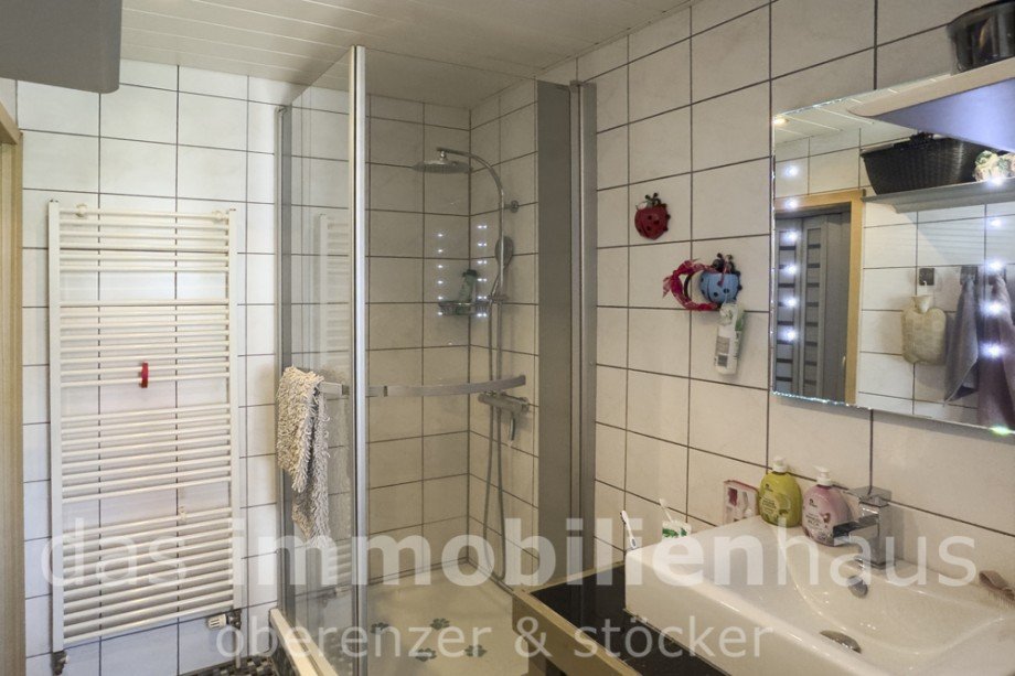 Badezimmer - Doppelhaush�lfte in Braunschweig Lehndorf Doppelhaush�lfte Braunschweig