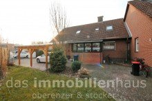 Carport der Doopelhaush�lfte in Stadlage von Wolfenb�ttel Eine Haush�lfte f�r 2 Parteien in zentraler, bahnhofsnaher Stadtlage