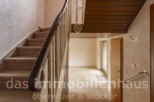 Treppenhaus - Doppelhaush�lfte in Braunschweig Lehndorf Doppelhaush�lfte in Lehndorf mit idyllischem Gartengrundst�ck